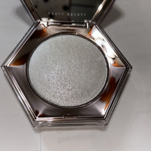 Fenty Beauty by Rihanna “Diamond Bomb” - Picture 6 of 9